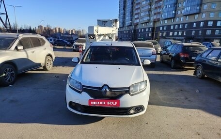 Renault Logan II, 2015 год, 305 000 рублей, 1 фотография