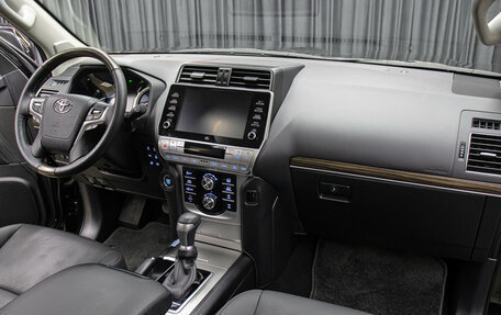 Toyota Land Cruiser Prado 150 рестайлинг 2, 2023 год, 11 998 000 рублей, 11 фотография