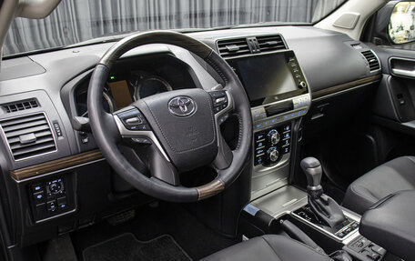 Toyota Land Cruiser Prado 150 рестайлинг 2, 2023 год, 11 998 000 рублей, 14 фотография