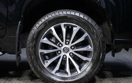 Toyota Land Cruiser Prado 150 рестайлинг 2, 2023 год, 11 998 000 рублей, 26 фотография