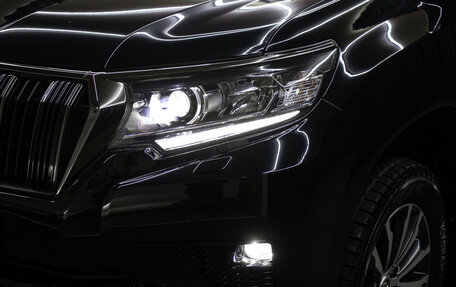 Toyota Land Cruiser Prado 150 рестайлинг 2, 2023 год, 11 998 000 рублей, 25 фотография