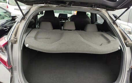 Toyota C-HR I рестайлинг, 2018 год, 1 800 000 рублей, 4 фотография