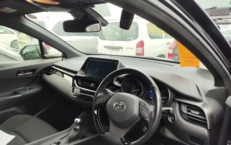 Toyota C-HR I рестайлинг, 2018 год, 1 800 000 рублей, 8 фотография