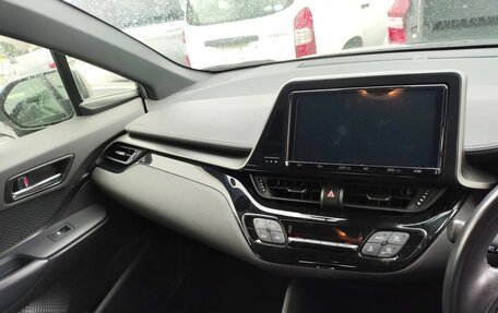 Toyota C-HR I рестайлинг, 2018 год, 1 800 000 рублей, 16 фотография