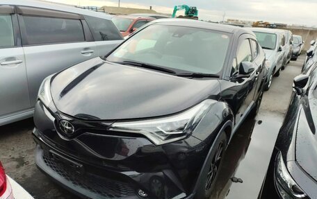 Toyota C-HR I рестайлинг, 2018 год, 1 800 000 рублей, 19 фотография