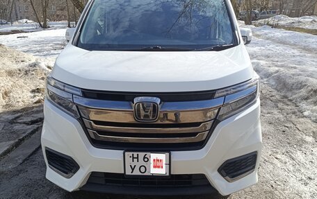 Honda Stepwgn IV, 2019 год, 2 350 000 рублей, 2 фотография