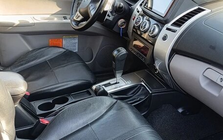 Mitsubishi Pajero Sport II рестайлинг, 2013 год, 1 787 000 рублей, 16 фотография