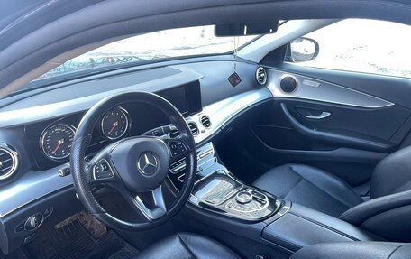 Mercedes-Benz E-Класс, 2017 год, 2 500 000 рублей, 2 фотография