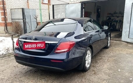 Mercedes-Benz E-Класс, 2017 год, 2 500 000 рублей, 7 фотография