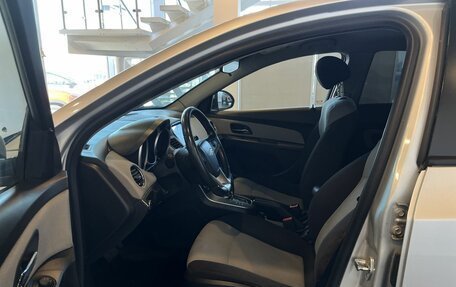 Chevrolet Cruze II, 2011 год, 668 000 рублей, 16 фотография