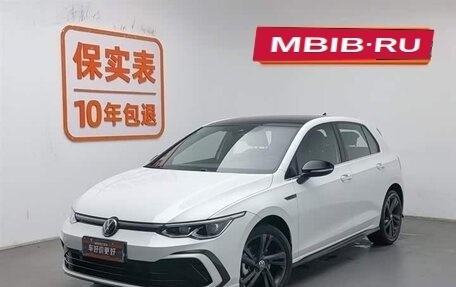 Volkswagen Golf VIII, 2022 год, 2 000 000 рублей, 1 фотография
