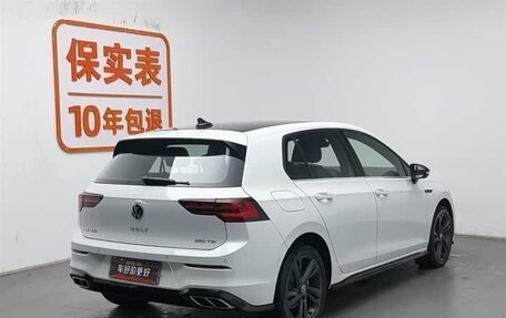 Volkswagen Golf VIII, 2022 год, 2 000 000 рублей, 2 фотография