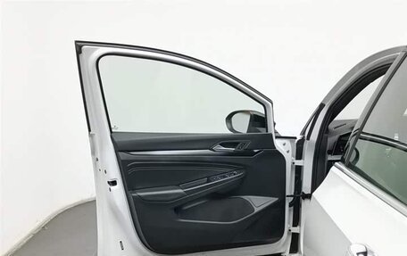 Volkswagen Golf VIII, 2022 год, 2 000 000 рублей, 13 фотография