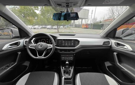 Volkswagen T-Cross I, 2022 год, 1 792 000 рублей, 9 фотография