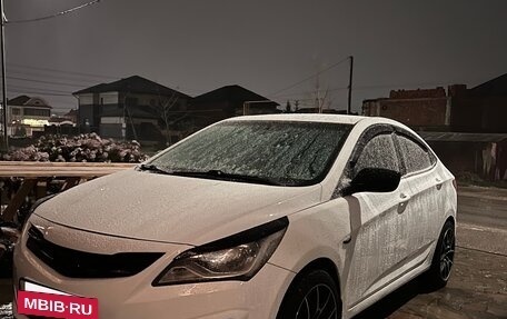 Hyundai Solaris II рестайлинг, 2014 год, 740 000 рублей, 3 фотография