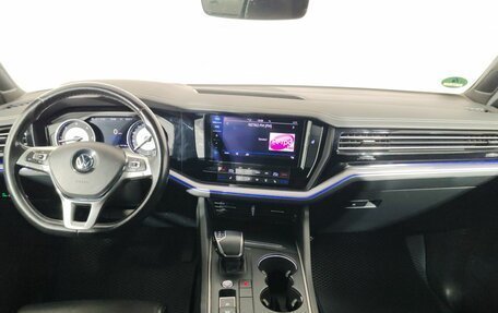 Volkswagen Touareg III, 2018 год, 4 470 000 рублей, 10 фотография