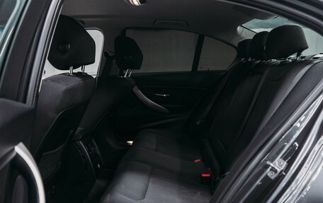 BMW 3 серия, 2018 год, 1 298 000 рублей, 9 фотография