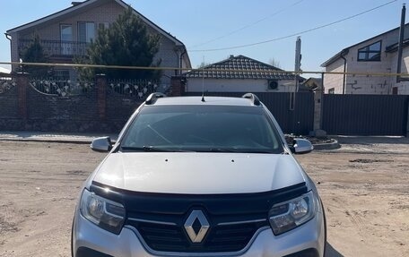 Renault Logan II, 2020 год, 950 000 рублей, 1 фотография