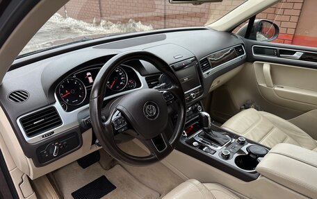 Volkswagen Touareg III, 2014 год, 2 090 000 рублей, 10 фотография