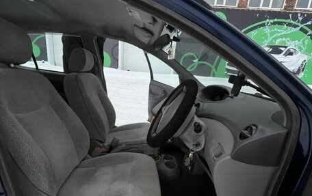 Toyota Platz, 2005 год, 350 000 рублей, 7 фотография