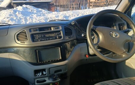 Toyota Regius, 1997 год, 830 000 рублей, 8 фотография