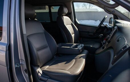 Hyundai Grand Starex Grand Starex I рестайлинг 2, 2011 год, 1 570 000 рублей, 28 фотография