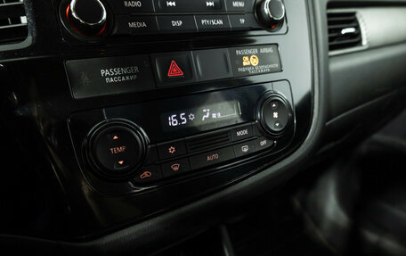 Mitsubishi Outlander III рестайлинг 3, 2013 год, 1 099 585 рублей, 2 фотография