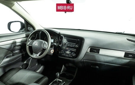 Mitsubishi Outlander III рестайлинг 3, 2013 год, 1 099 585 рублей, 10 фотография