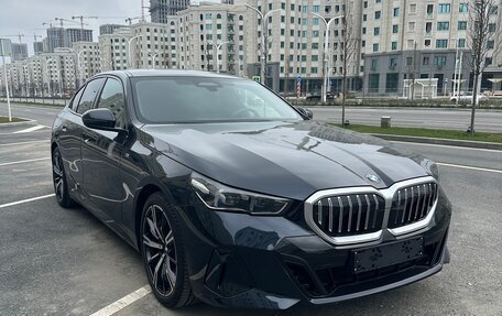 BMW 5 серия, 2024 год, 7 950 000 рублей, 2 фотография