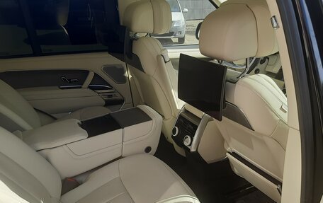 Land Rover Range Rover IV рестайлинг, 2023 год, 19 300 000 рублей, 4 фотография