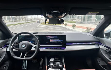 BMW 5 серия, 2024 год, 7 950 000 рублей, 9 фотография