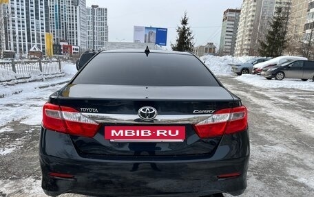 Toyota Camry, 2013 год, 1 900 000 рублей, 3 фотография