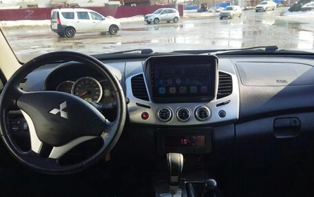 Mitsubishi L200 IV рестайлинг, 2014 год, 1 850 000 рублей, 4 фотография