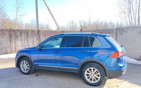 Volkswagen Tiguan II, 2018 год, 2 590 000 рублей, 2 фотография