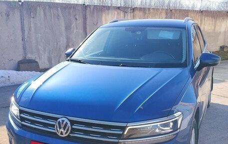 Volkswagen Tiguan II, 2018 год, 2 590 000 рублей, 6 фотография