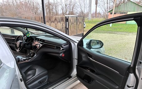 Toyota Camry, 2018 год, 3 050 000 рублей, 9 фотография