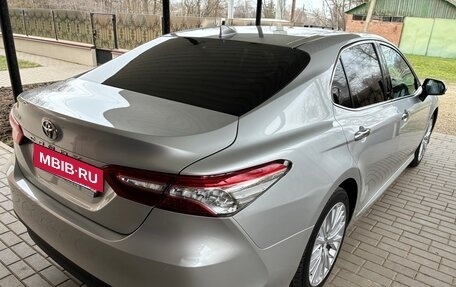 Toyota Camry, 2018 год, 3 050 000 рублей, 4 фотография