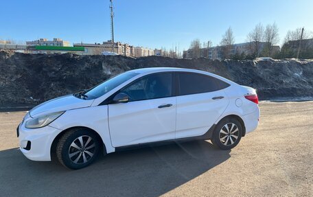 Hyundai Solaris II рестайлинг, 2013 год, 520 000 рублей, 2 фотография