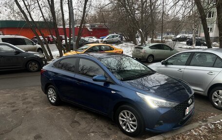 Hyundai Solaris II рестайлинг, 2021 год, 1 970 000 рублей, 4 фотография