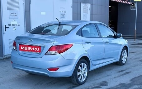 Hyundai Solaris II рестайлинг, 2011 год, 795 000 рублей, 5 фотография
