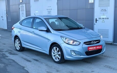 Hyundai Solaris II рестайлинг, 2011 год, 795 000 рублей, 2 фотография