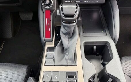 Toyota Land Cruiser Prado, 2024 год, 8 000 000 рублей, 30 фотография