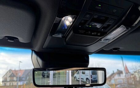 Toyota Land Cruiser Prado, 2024 год, 8 000 000 рублей, 38 фотография