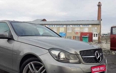 Mercedes-Benz C-Класс, 2011 год, 1 350 000 рублей, 2 фотография