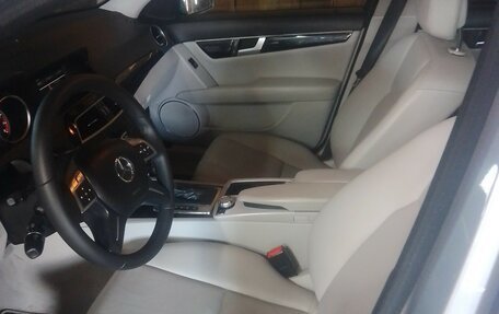 Mercedes-Benz C-Класс, 2011 год, 1 350 000 рублей, 20 фотография