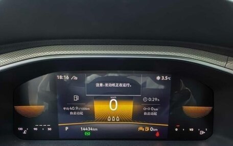 Volkswagen T-Roc I, 2023 год, 2 392 000 рублей, 16 фотография