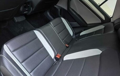 Volkswagen T-Roc I, 2023 год, 2 392 000 рублей, 22 фотография