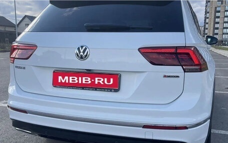 Volkswagen Tiguan II, 2018 год, 3 590 000 рублей, 1 фотография