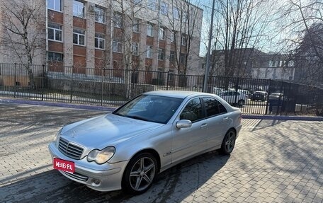 Mercedes-Benz C-Класс, 2005 год, 500 000 рублей, 1 фотография