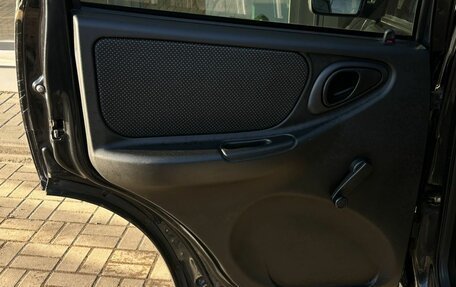 Chevrolet Niva I рестайлинг, 2013 год, 470 000 рублей, 21 фотография